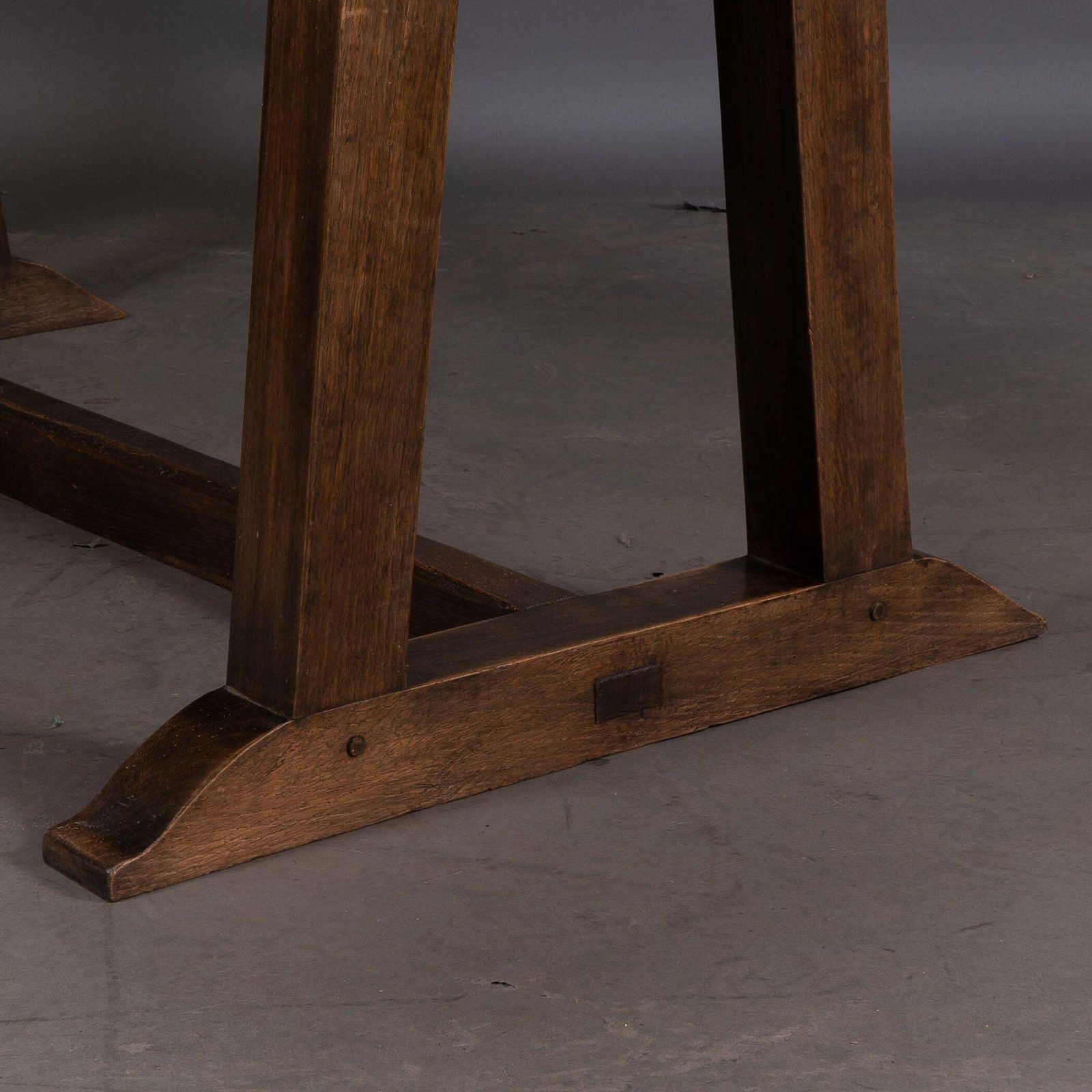 photo vinterior M H Baillie Scott By John P White. A Rare Arts And Crafts Oak Dining Table