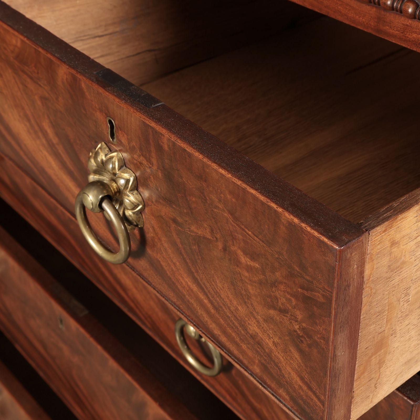 1270.0 Antique Flame Mahogany Scottish Chest photo