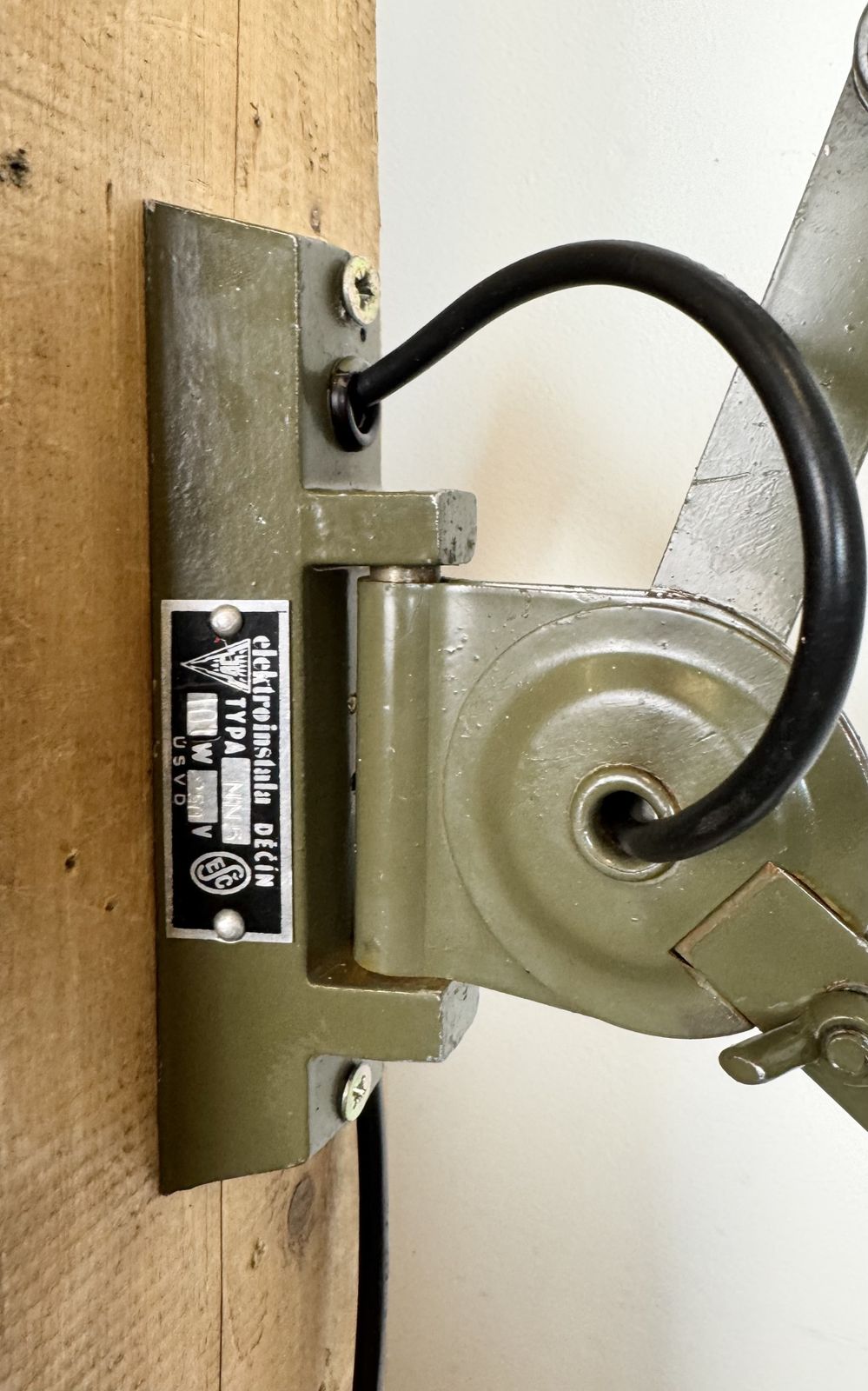 photo buy Green Industrial Military Gooseneck Scissor Wall Lamp From Elektroinstala, 1960s