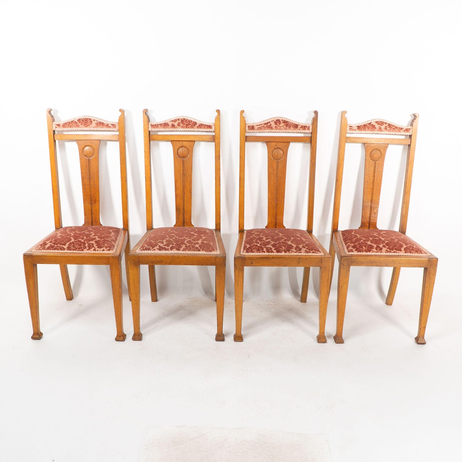 Wylie And Lochhead Glasgow. A Set Of Six Arts And Crafts Oak Dining Chairs photo for sale