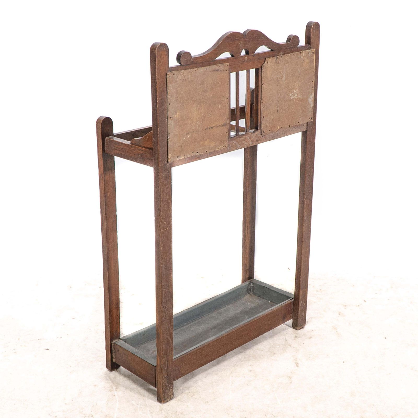 photo vinterior An Arts & Crafts Oak Umbrella & Stick Stand With Original Green & Mustard Tiles