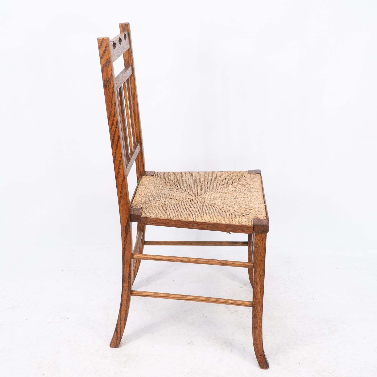 E A Taylor Attri For Wylie & Lochhead. An Arts & Crafts Side Or Bedroom Chair photo 408.0