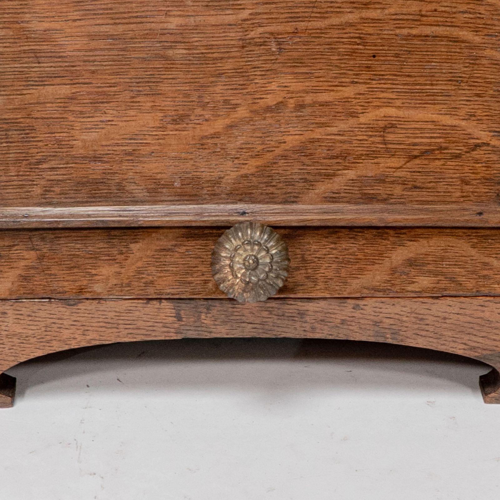 W J Neatby Attri. An Arts & Crafts Oak Coal Box With Stylized Carrying Handles photo buy