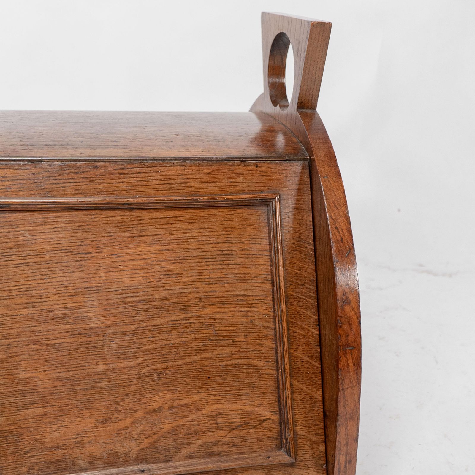 Home Fixtures W J Neatby Attri. An Arts & Crafts Oak Coal Box With Stylized Carrying Handles photo