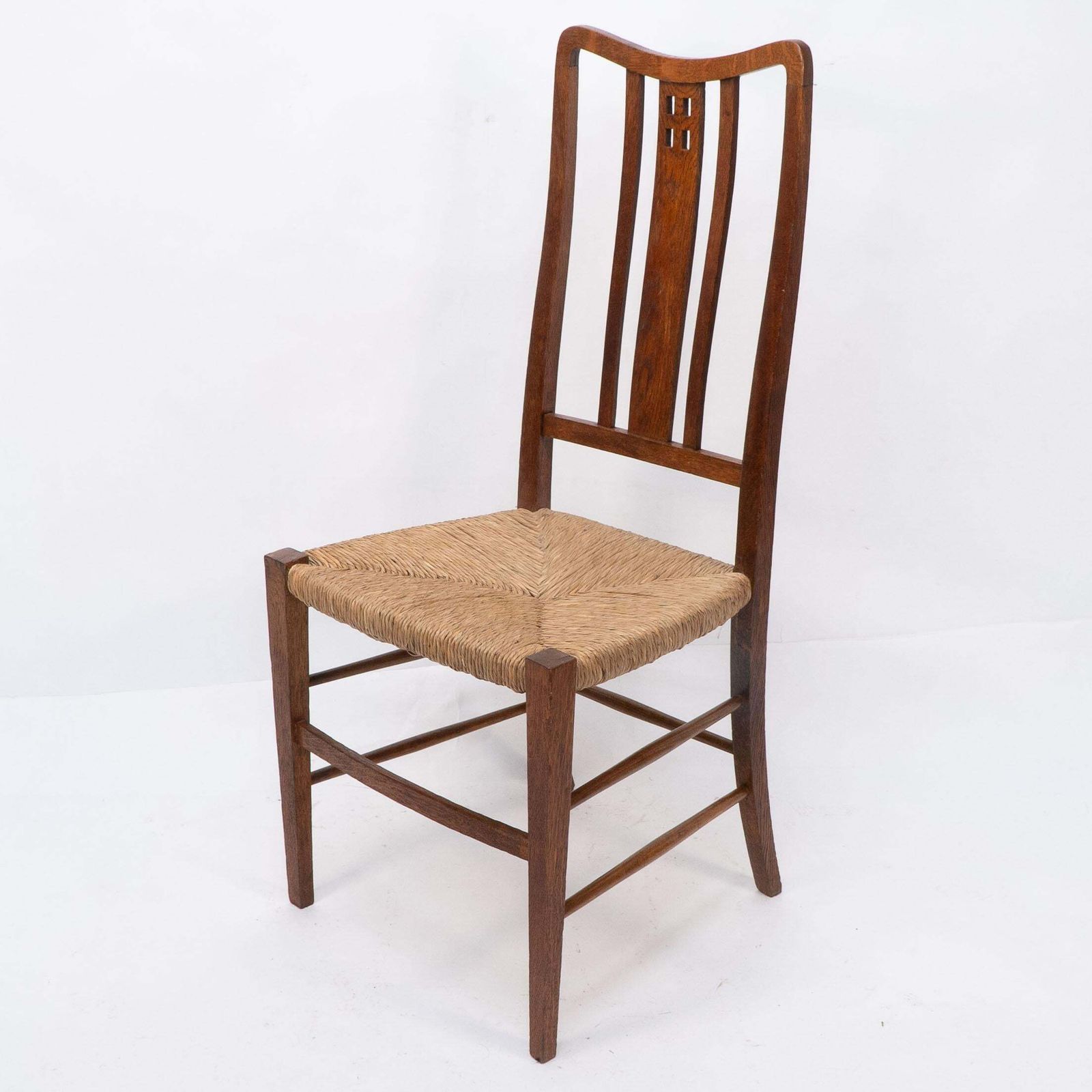 Wylie And Lochhead (Attributed). A Pair Of Rush Seated Side Or Bedroom Chairs photo vinterior