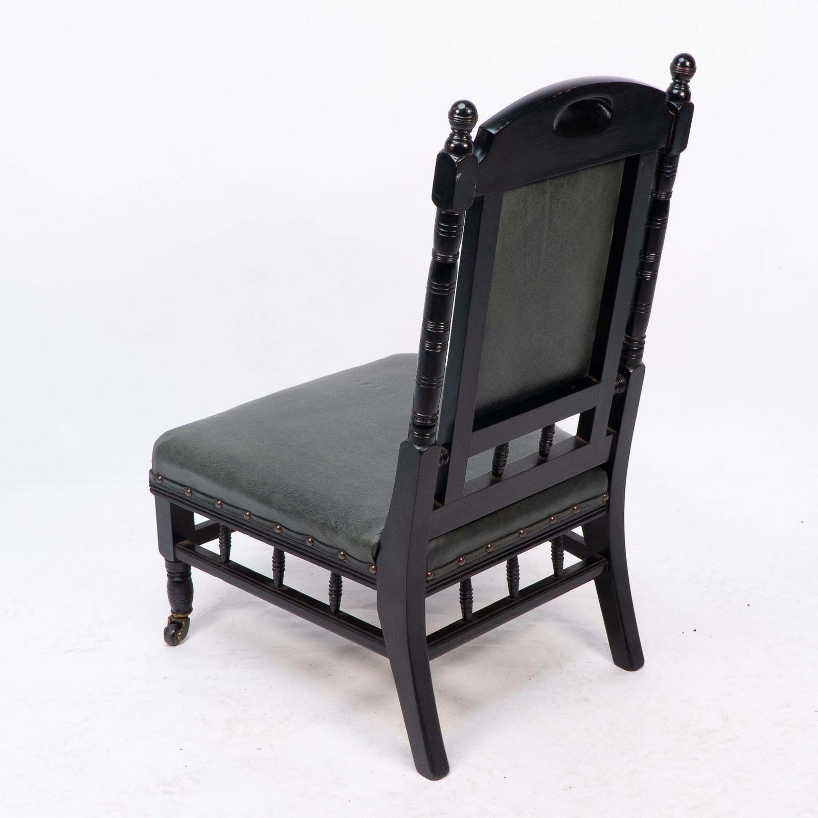 photo vintage Gregory & Co. An Aesthetic Movement Nursing Chair With Stylized Carved Sunflower