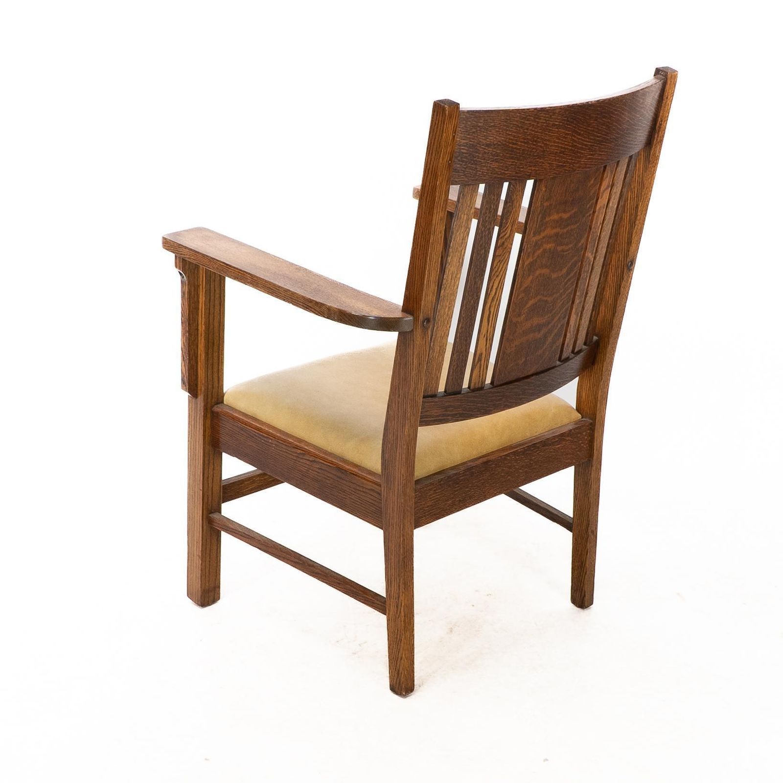 photo vinterior L&Jg Stickley Arts & Crafts Oak Armchair With Curved Back & Shaped Arm Supports