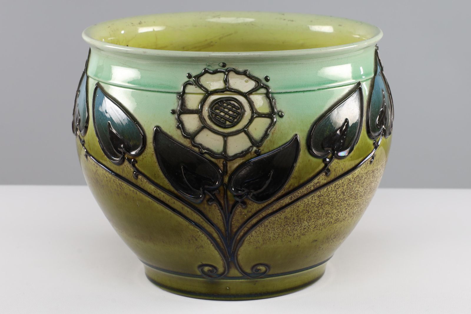 Wardle By Frederick Rhead Attri. Arts & Crafts Planter With Floral Decoration. photo vinterior