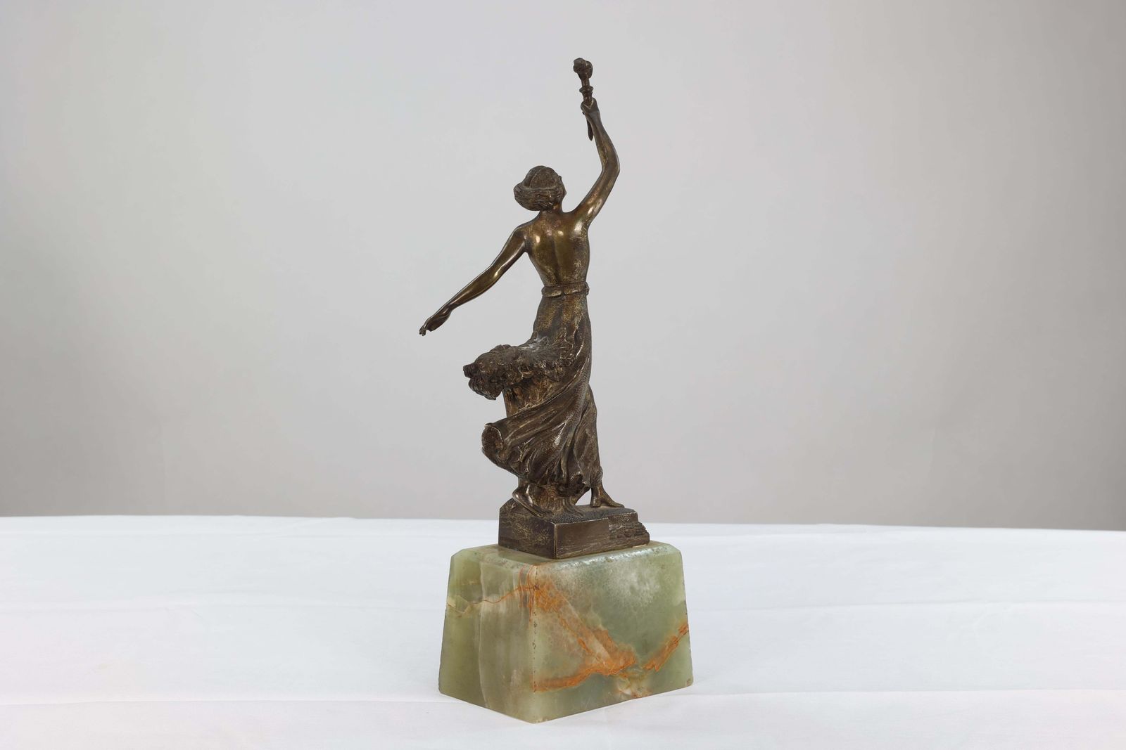612.0 B V Fernandez. An Art Deco Bronze Figure On An Onyx Base photo