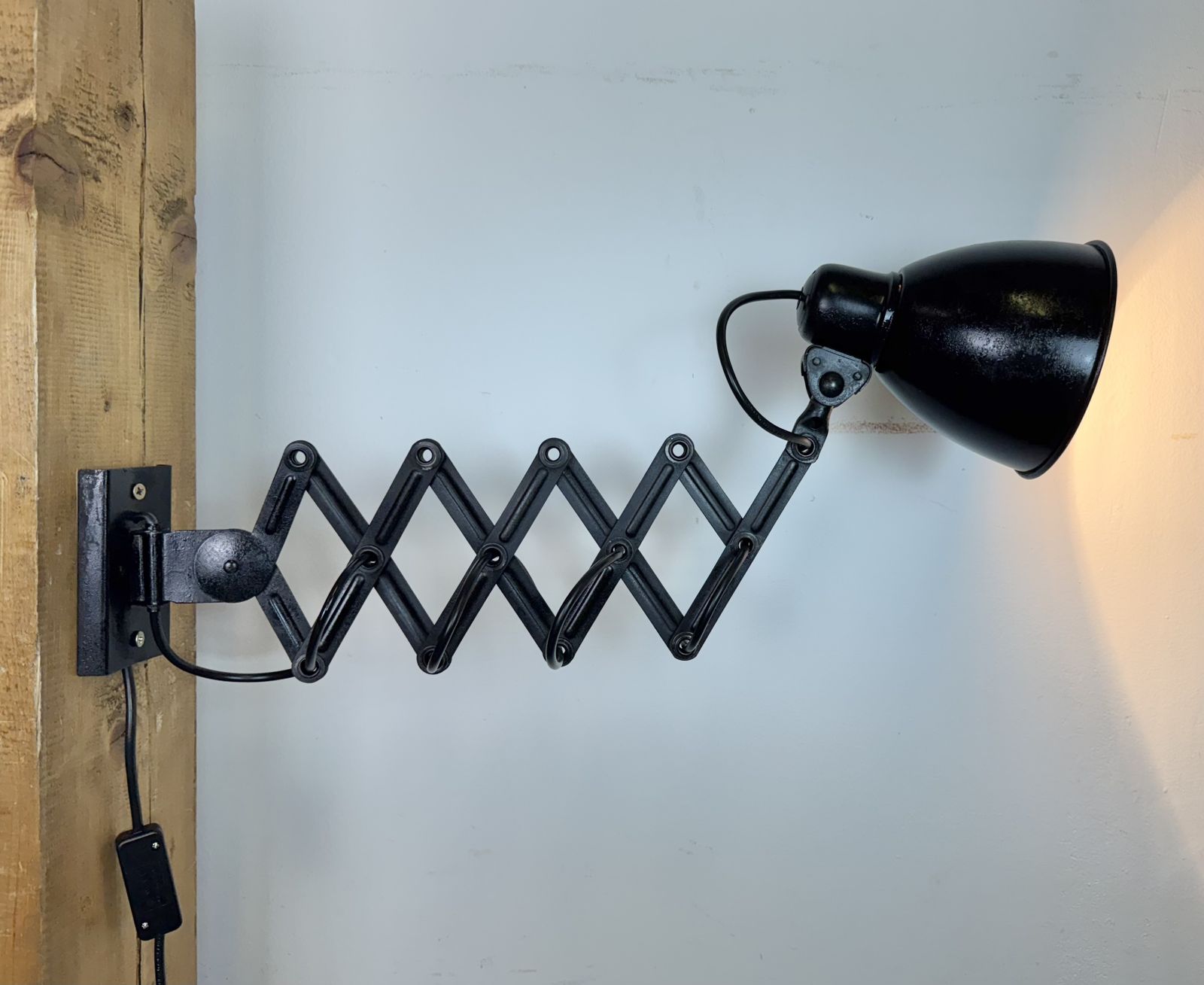 Industrial Black Scissor Wall Lamp, 1950s photo vintage