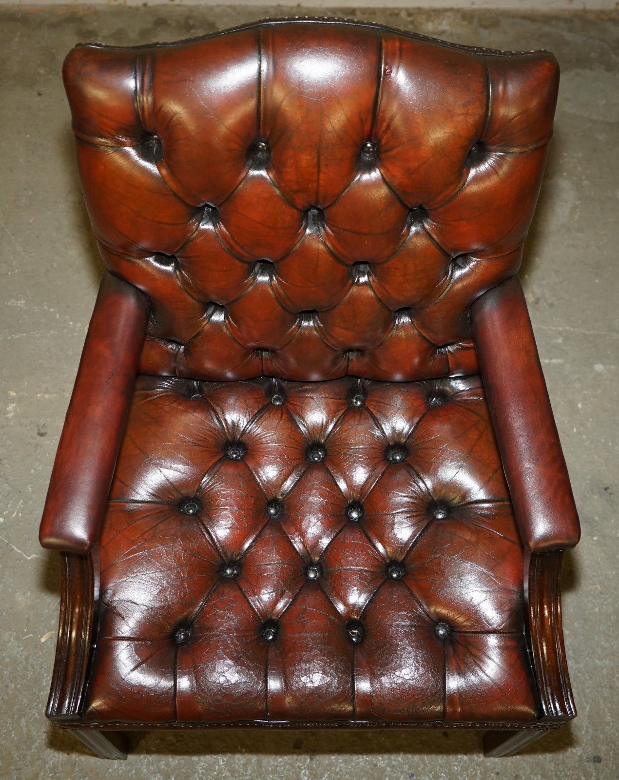 Fine Fully Restored Vintage George II Style Chesterfield Tufted Leather Armchair photo vinterior