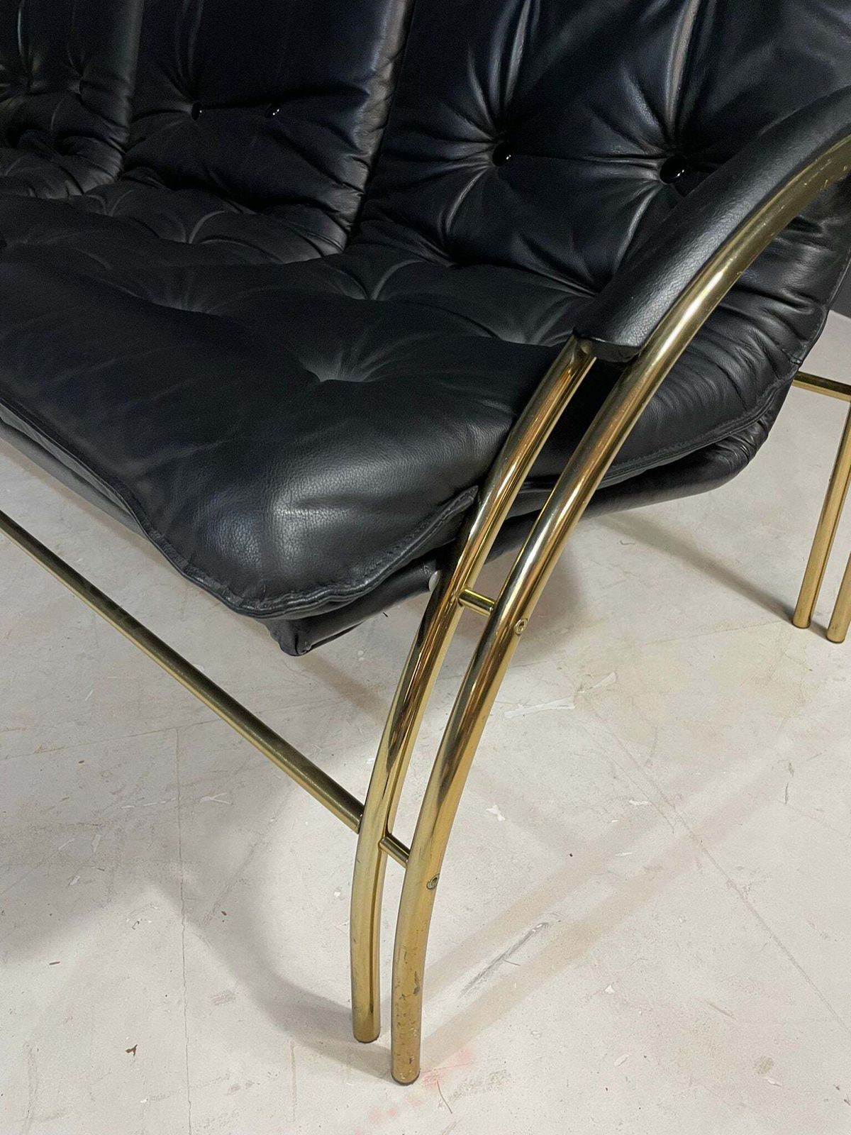 photo furniture Vintage Leren Bank Met Metalen Frame, Jaren 1990