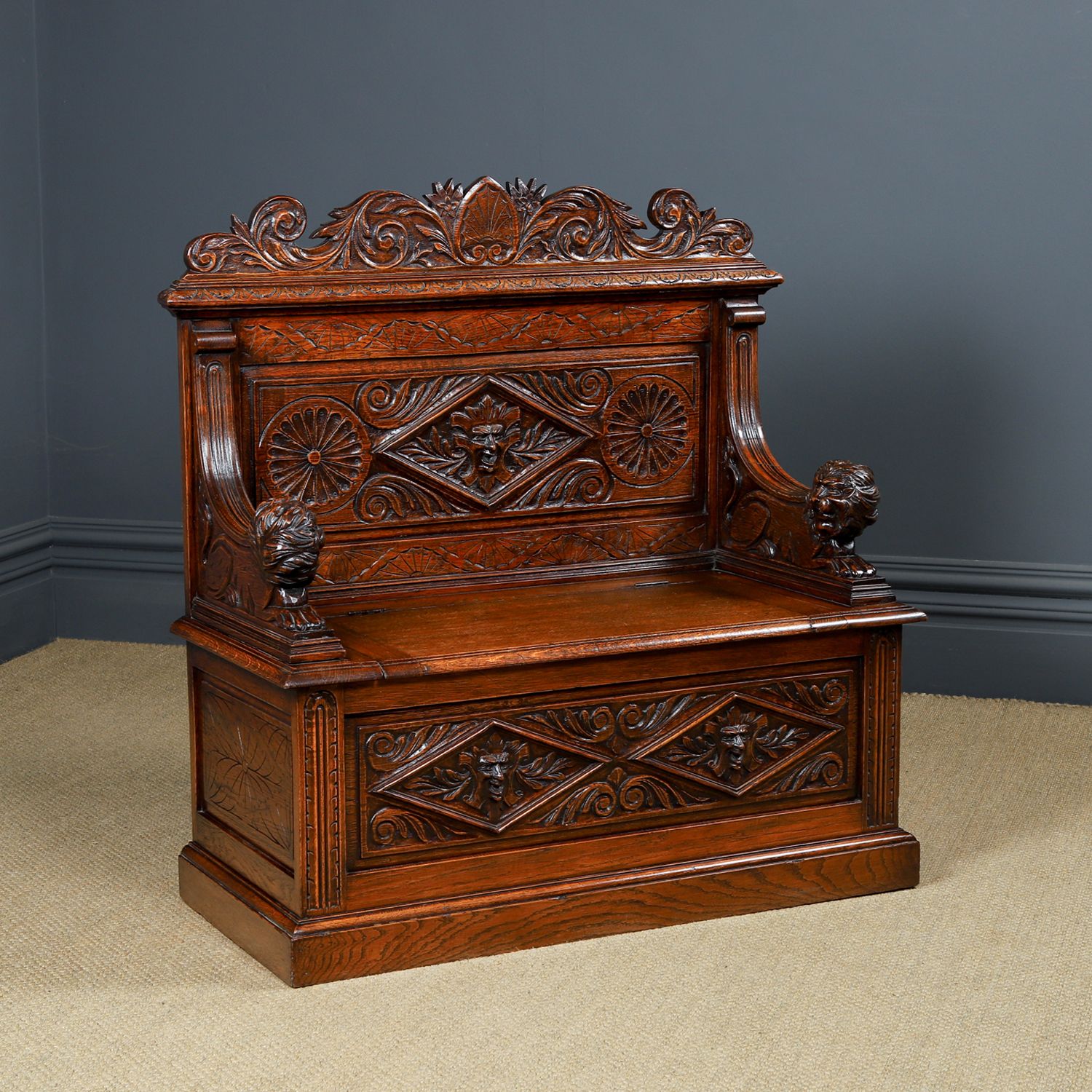 Small English Victorian Carved Oak Bench Monks Kitchen Hall Settle (Circa 1880)