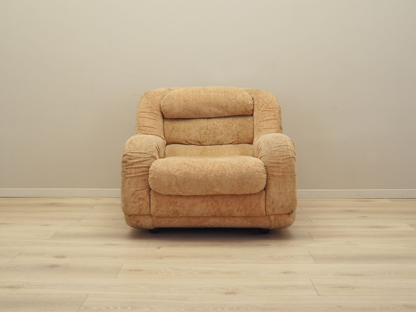 Beige fauteuil, Italiaans design, ca. jaren 1960 – Productie: Italië photo furniture