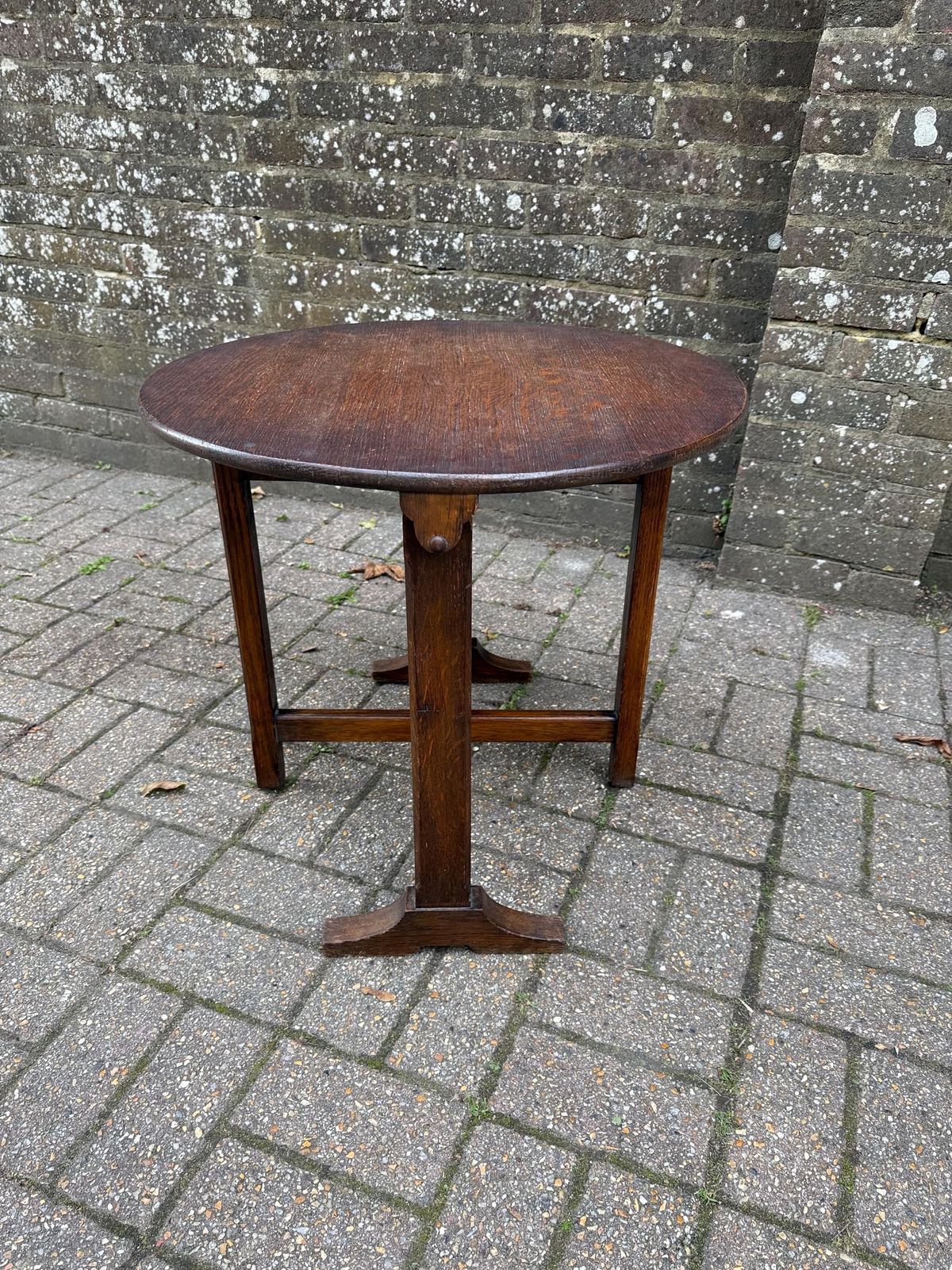 Antique Oak Gateleg Folding Table | English Arts & Crafts Style Solid Oak Round Side Table C.1920s–30s photo 175.0
