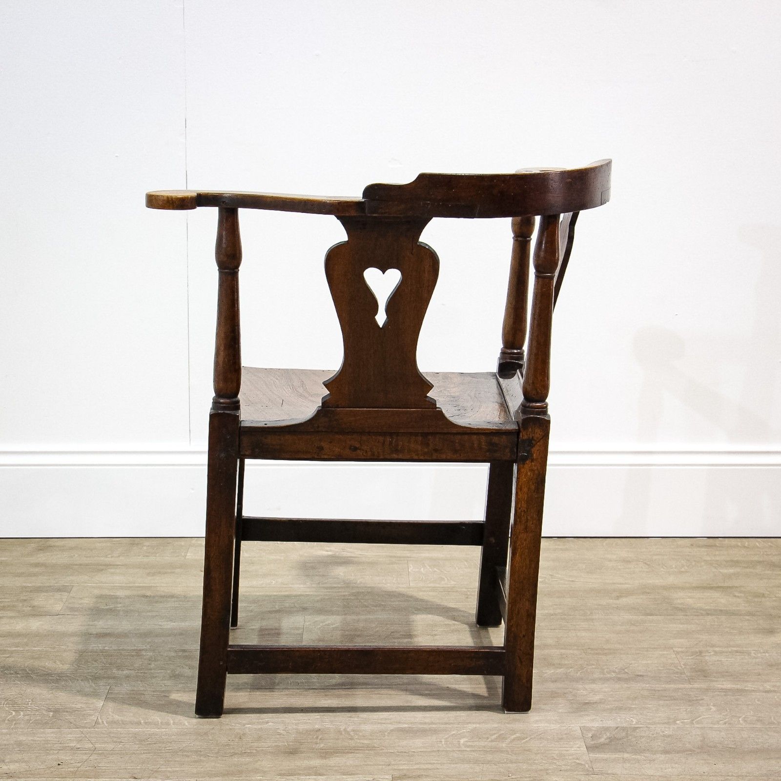 George II Walnut Corner Chair With Burr Elm Seat photo vinterior