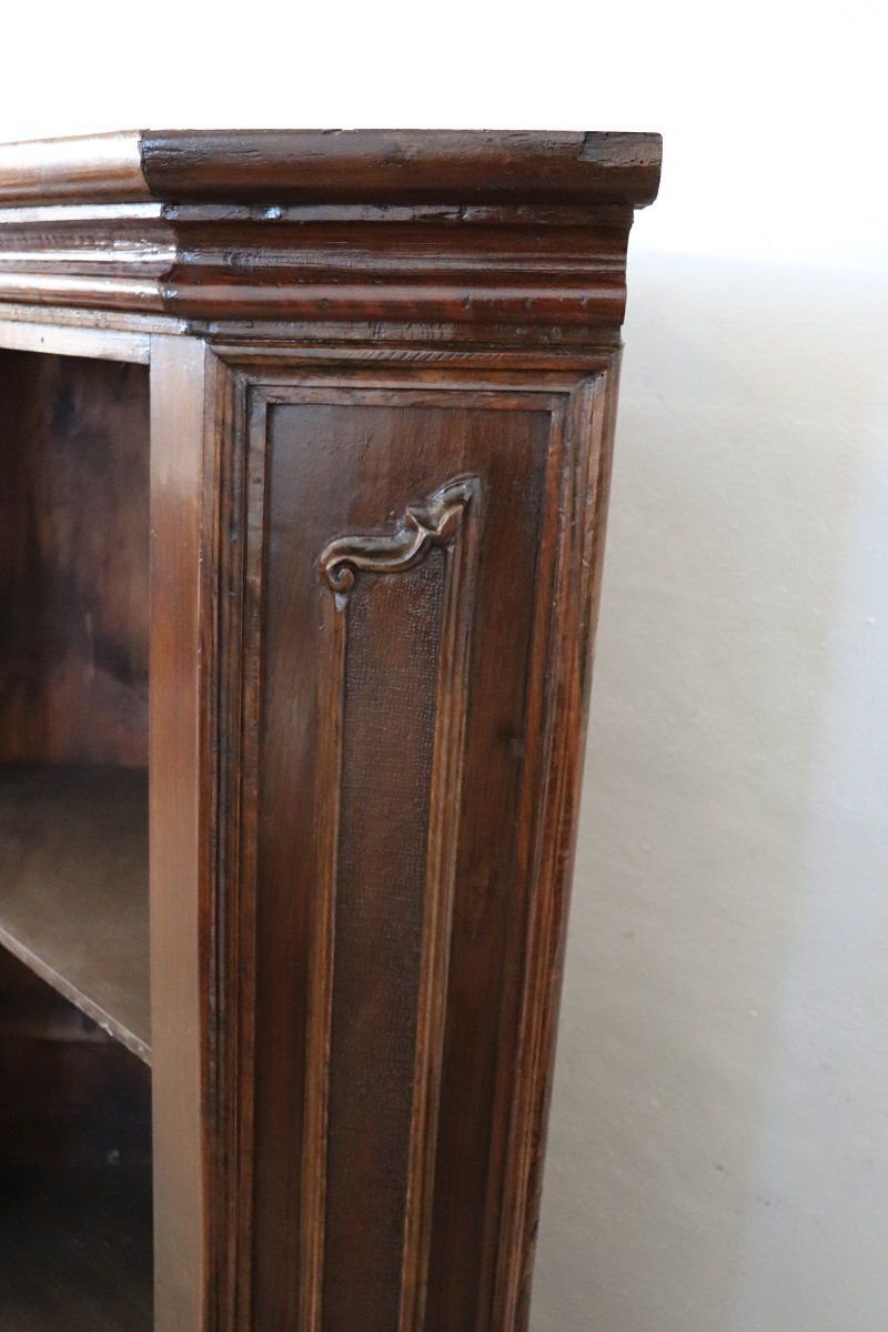 photo vinterior Antique Walnut Corner Cabinets, 1600s, Set Of 2