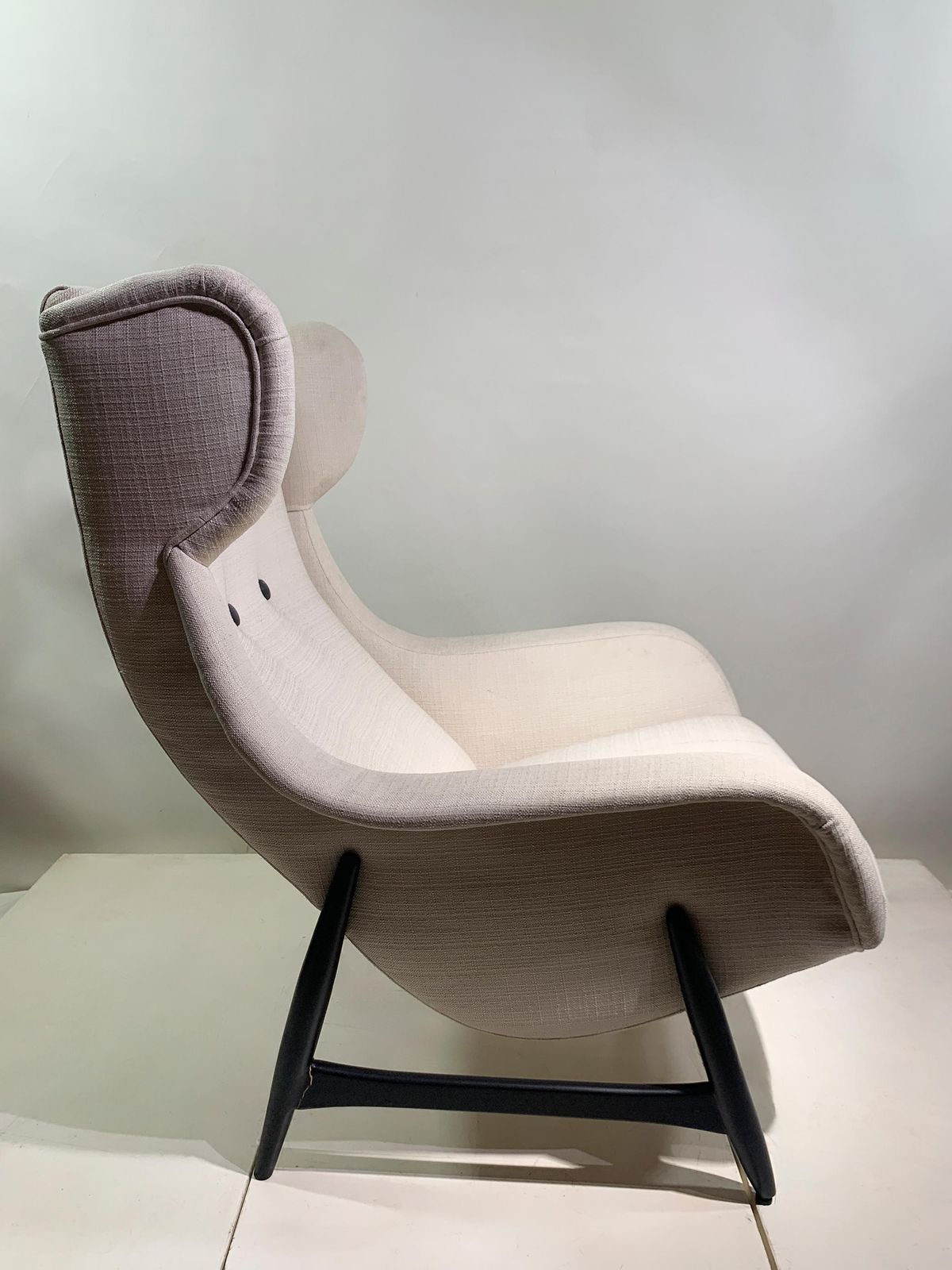 Bengt Ruda Lounge Chair In Cream/Beige Fabric For Artifort, Circa 1960 photo for sale
