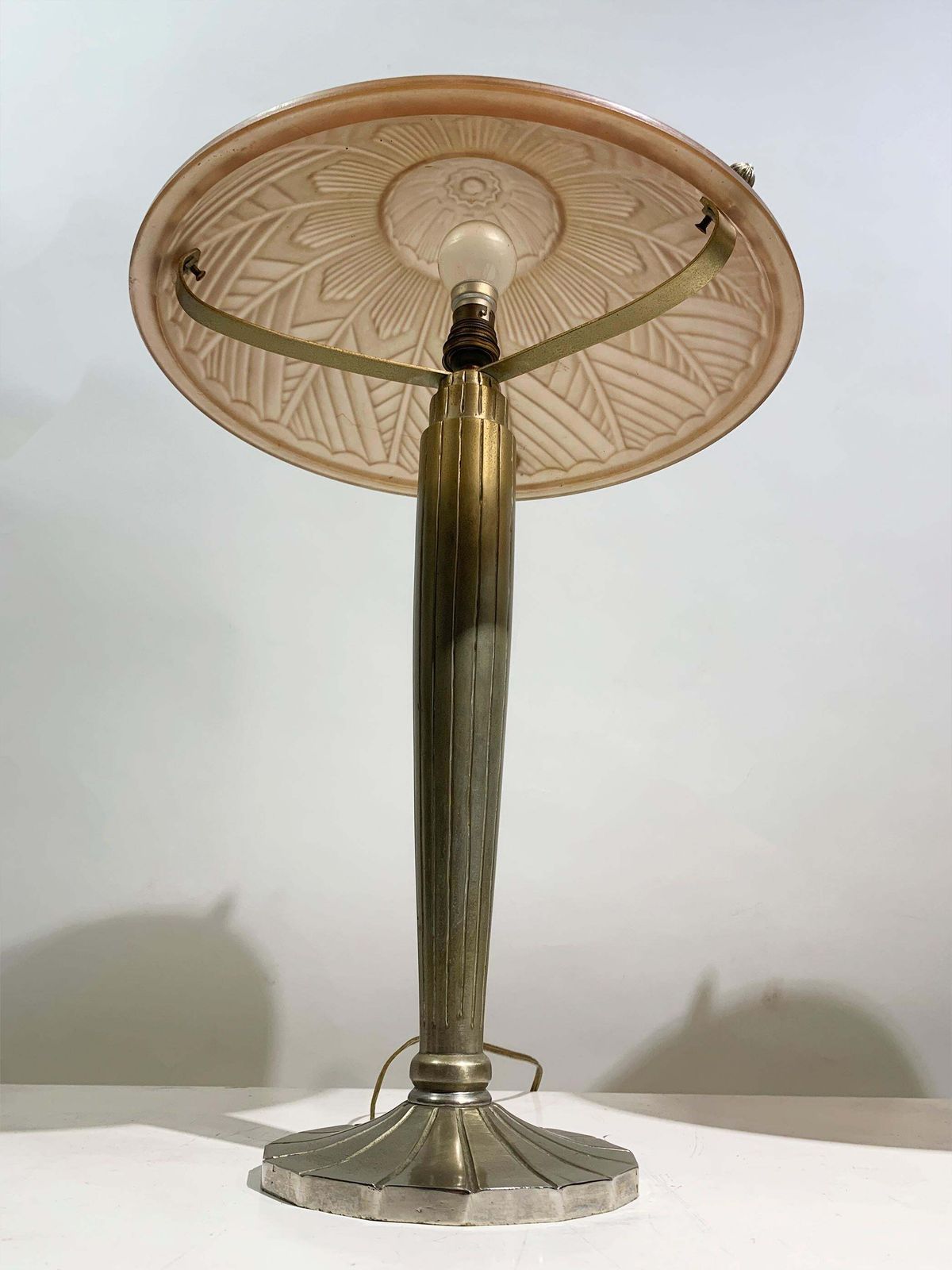 3747.0 Pair Of French Art Deco Table Lamps In Pink Press Molded Glass, Circa 1930 photo