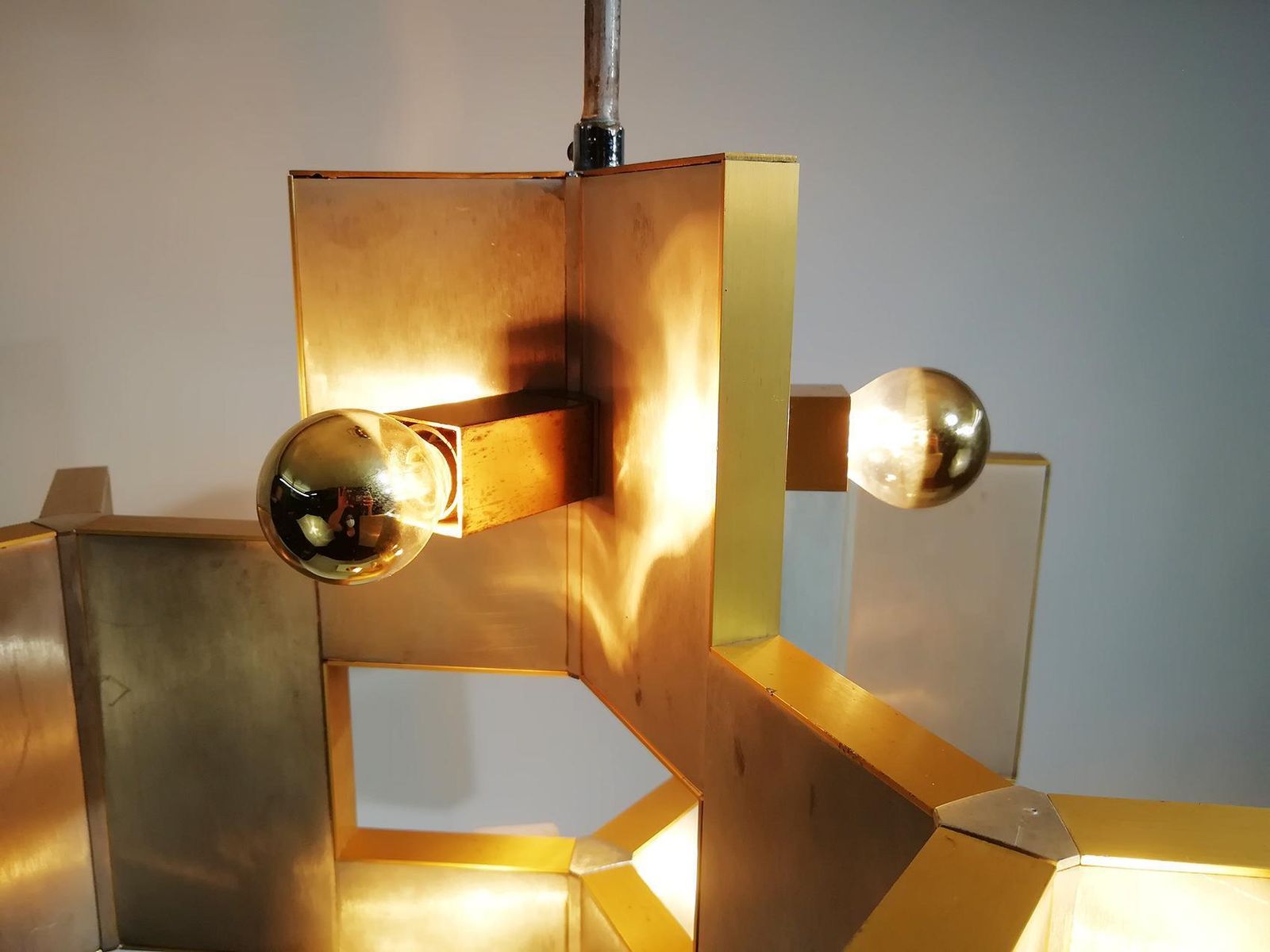 Elegant Sculptural Brass And Mirrored Metal Chandelier From Sciolari, 1970s photo 7671.0