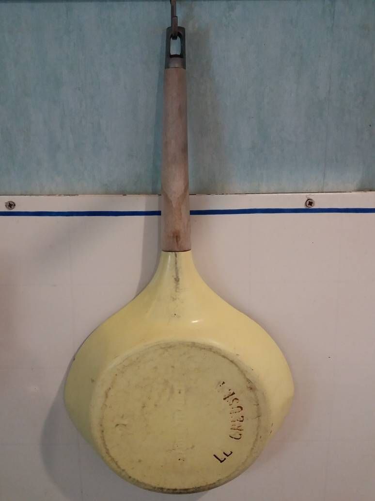 Vintage Le Creuset Skillet: 1958 Raymond Loewy Design, Ellyse Yellow photo Home Decor
