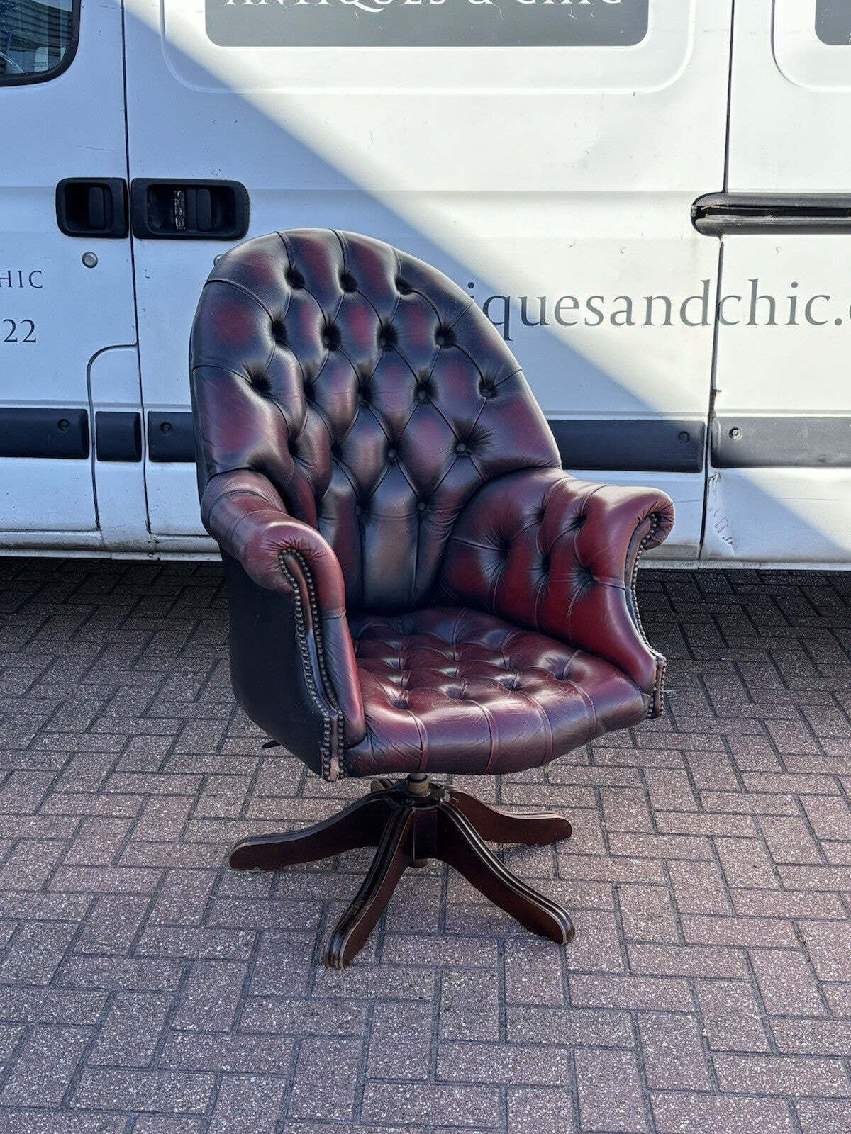 Red Leather Chesterfield Directors Swivel Armchair photo 556.0