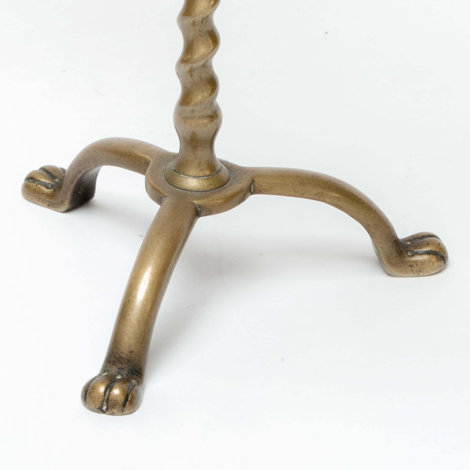 photo vinterior A Pair Of Arts And Crafts Brass Twin Branch Candelabras With Adjustable Height