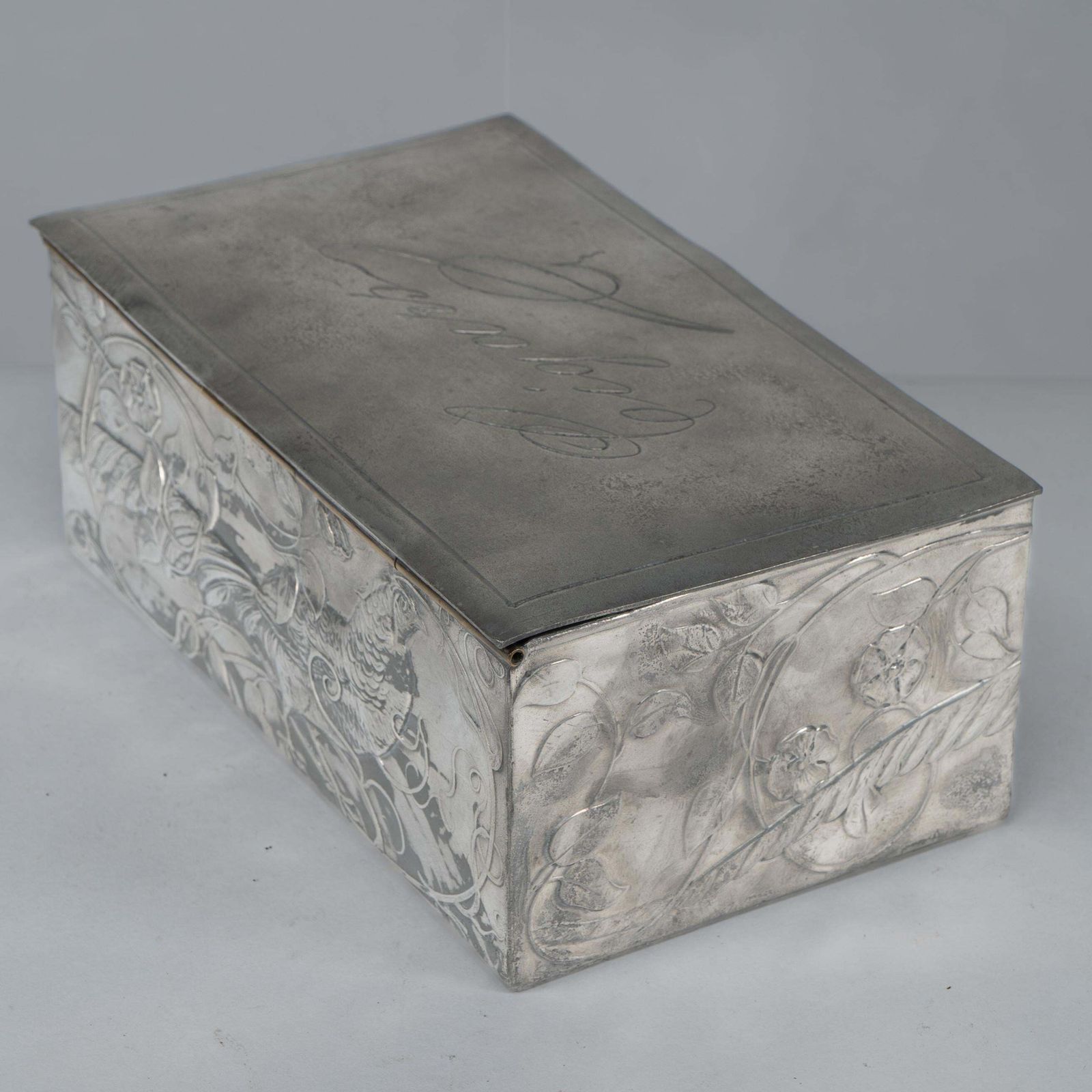 An Art Nouveau Continental Pewter Cigar Box W. Cedar Lining & Decor Of Pheasant photo buy