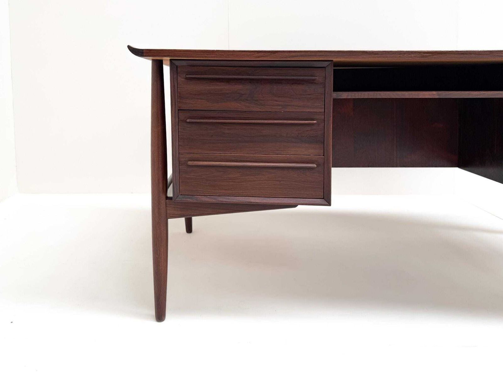 Arne Vodder Desk In Rosewood For H.P. Hansen, Denmark, 1960s photo vintage