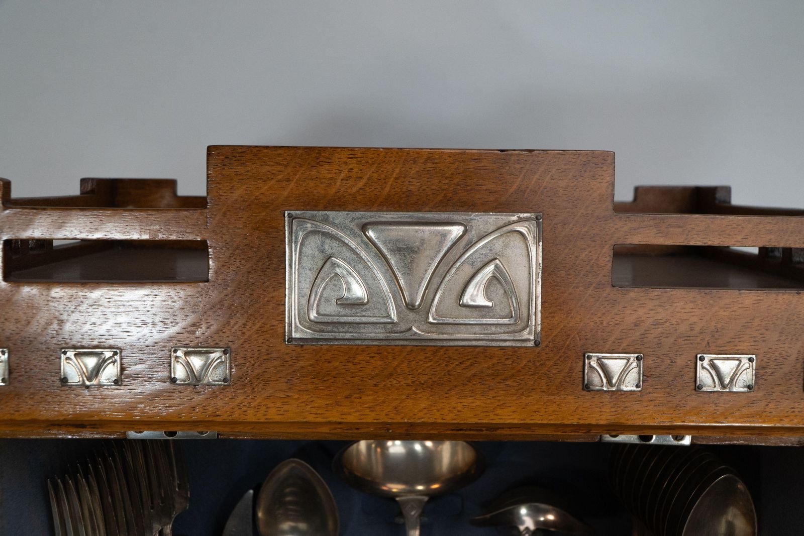 Wmf. A 12 Person Cutlery Service In Original Stylized Secessionist Oak Cabinet photo buy
