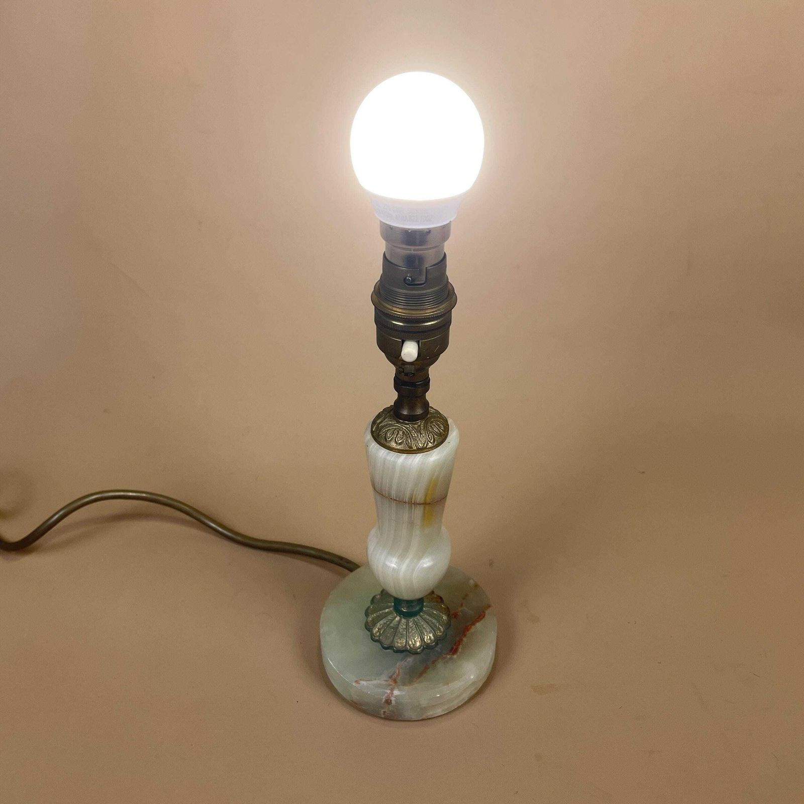 photo furniture Antique Onyx Marble Lamp Light Brass Gold Metal Green Bedside Side Table Desk Marbled Patterned Vintage Pattern Stone Ornate Round Base