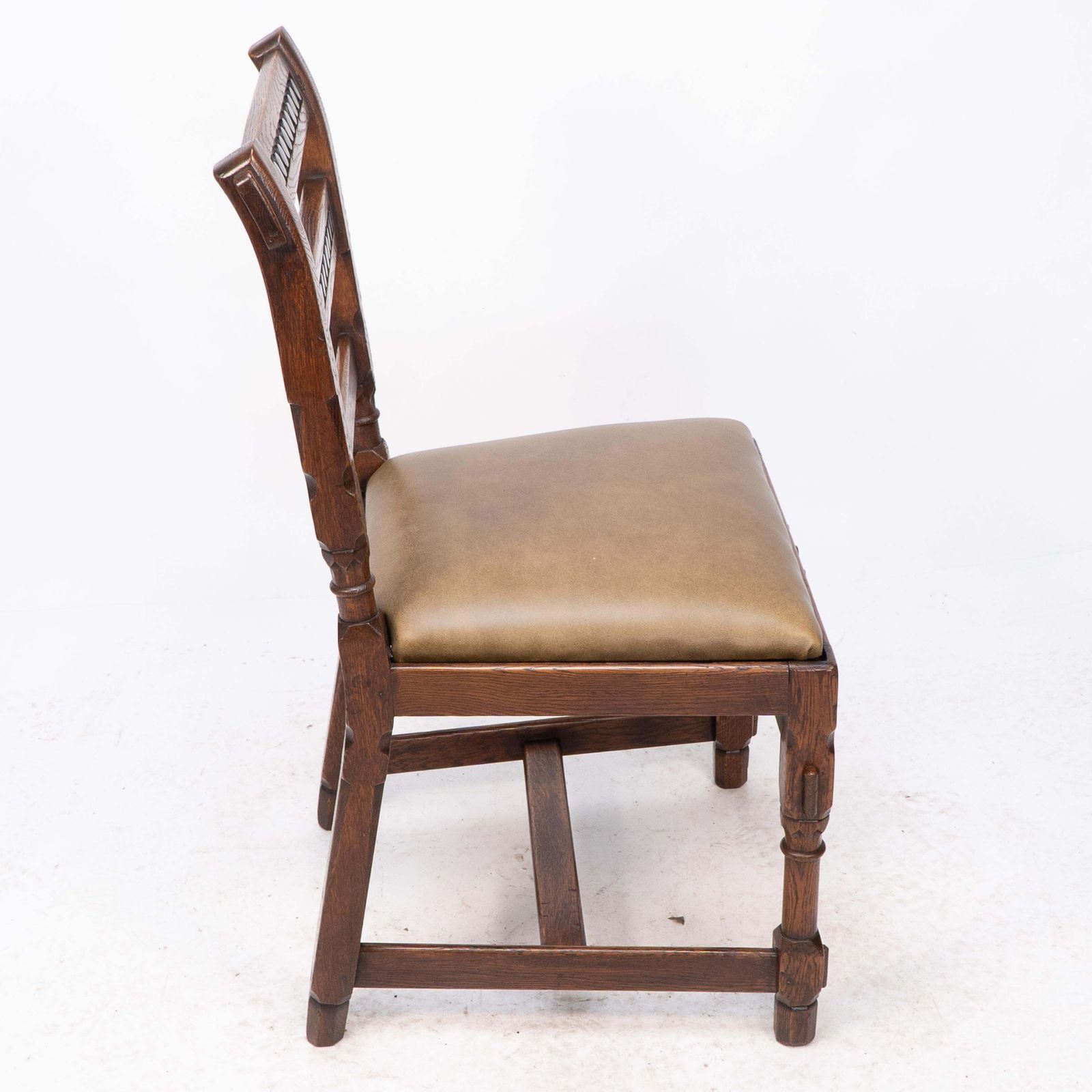 J P Seddon Attri. An Aesthetic Movement Oak Side Chair With Ebonized Circles photo 4800.0
