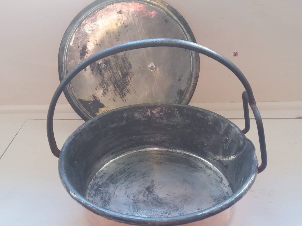 Large Antique Iron Frying Pan: Hand Forged Open Fire Skillet photo vinterior