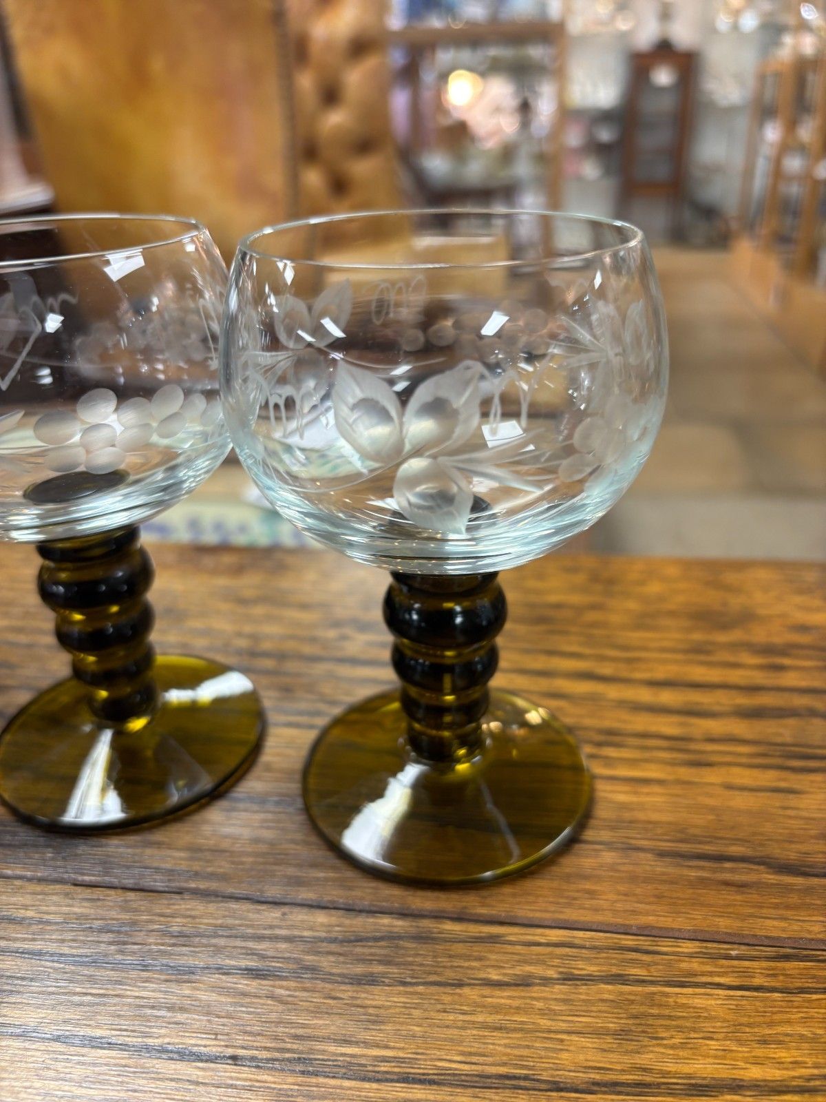 Set Of Six Vintage Olive Green & Etched Clear Glass Wine Glasses photo vinterior