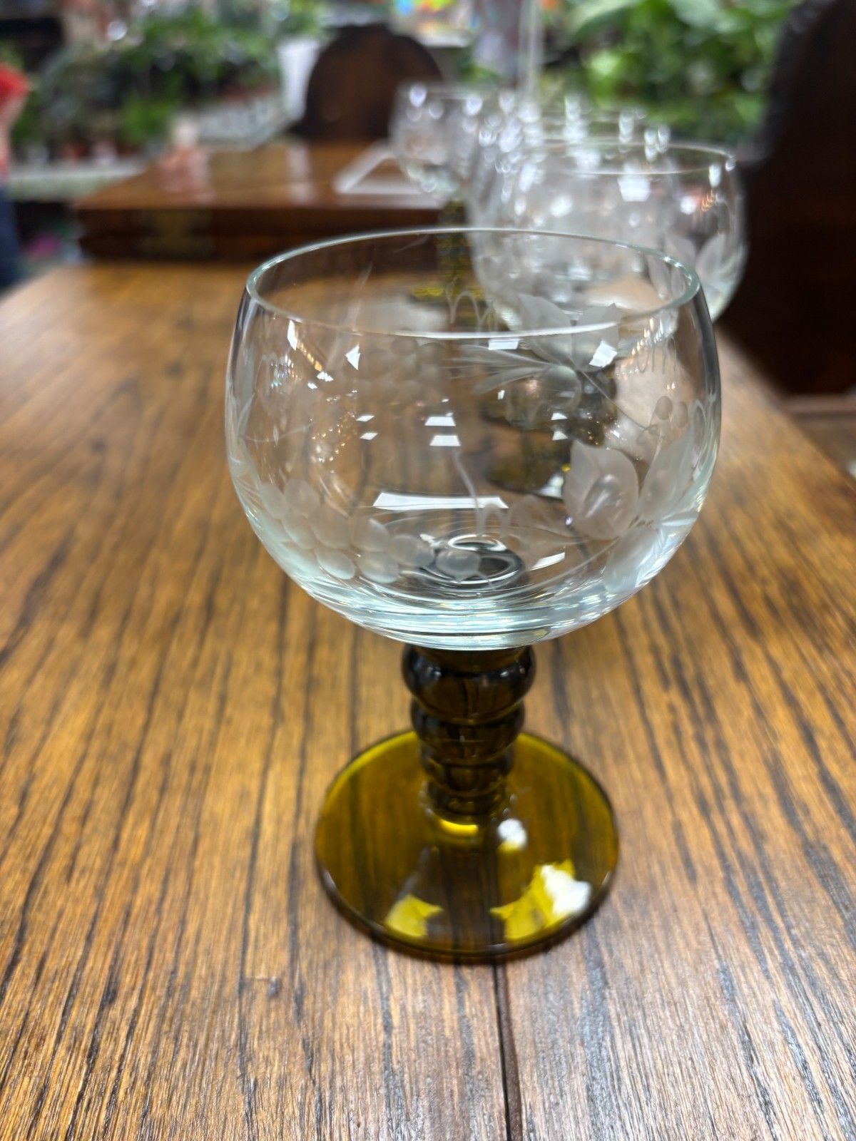 photo furniture Set Of Six Vintage Olive Green & Etched Clear Glass Wine Glasses