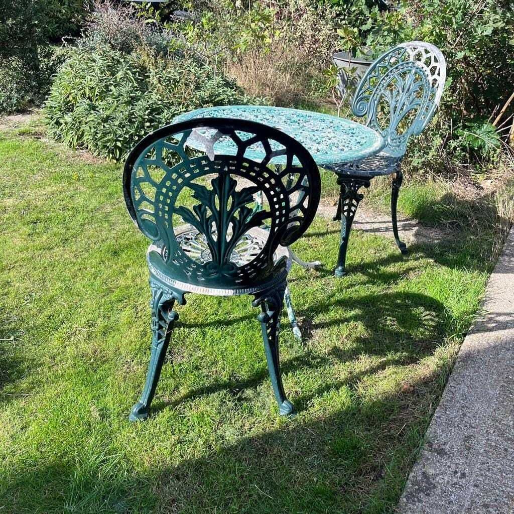 Painted Garden Table & 2 Chairs Great Patina Peeling Paint Solid photo vinterior