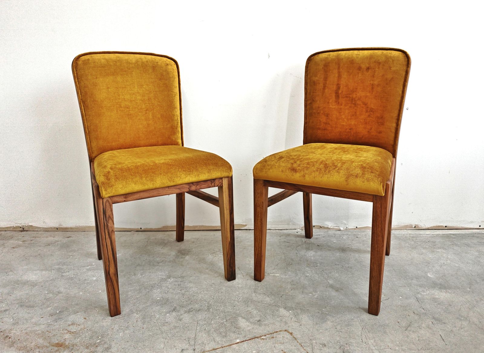 Set Of 4 Art Deco Chairs In Walnut Root Veneer, Upholstered In Old Gold Plush photo 5000.0