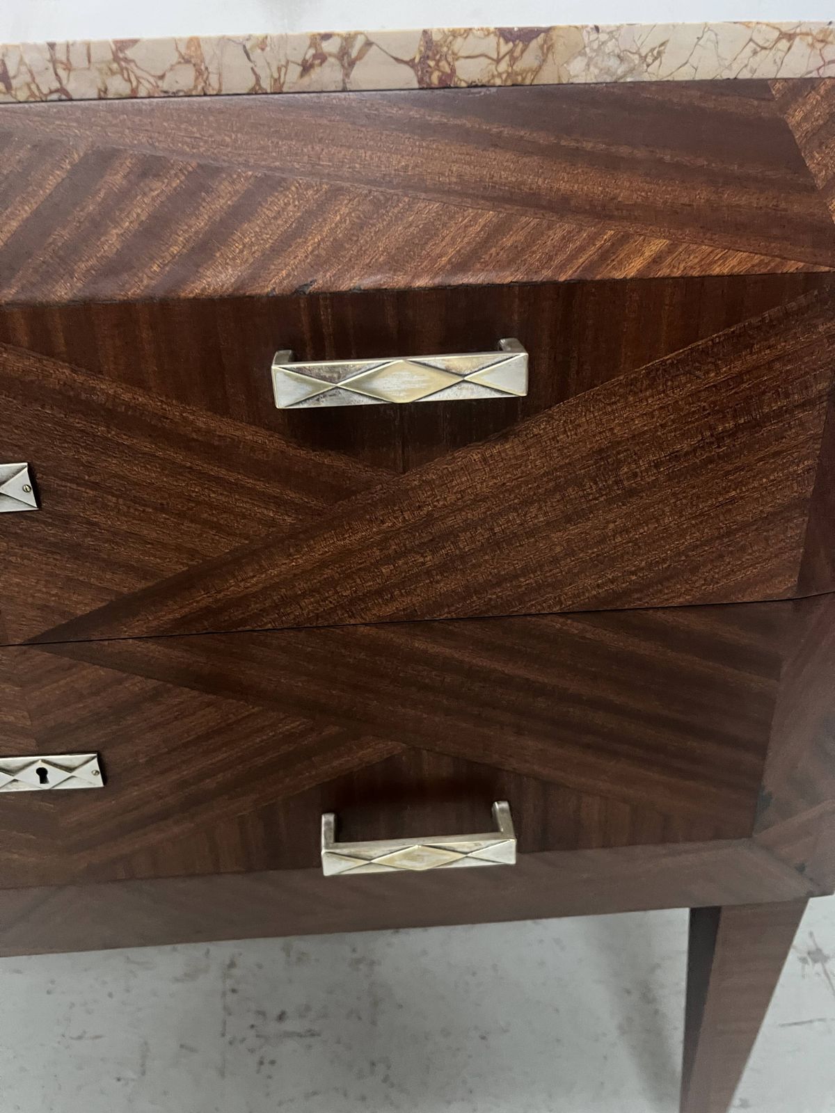 1225.275 Art Deco Chest Of Drawers With Cut Sides In Mahogany Veneer, 20th Century photo