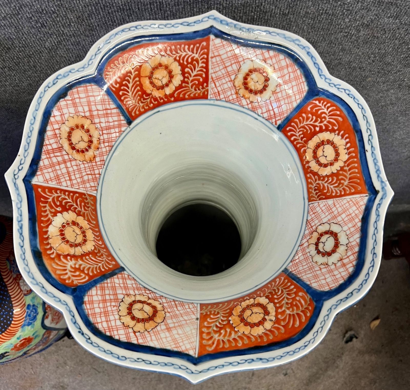 2475.0 Very Large Pair Of Arita Porcelain Vases photo
