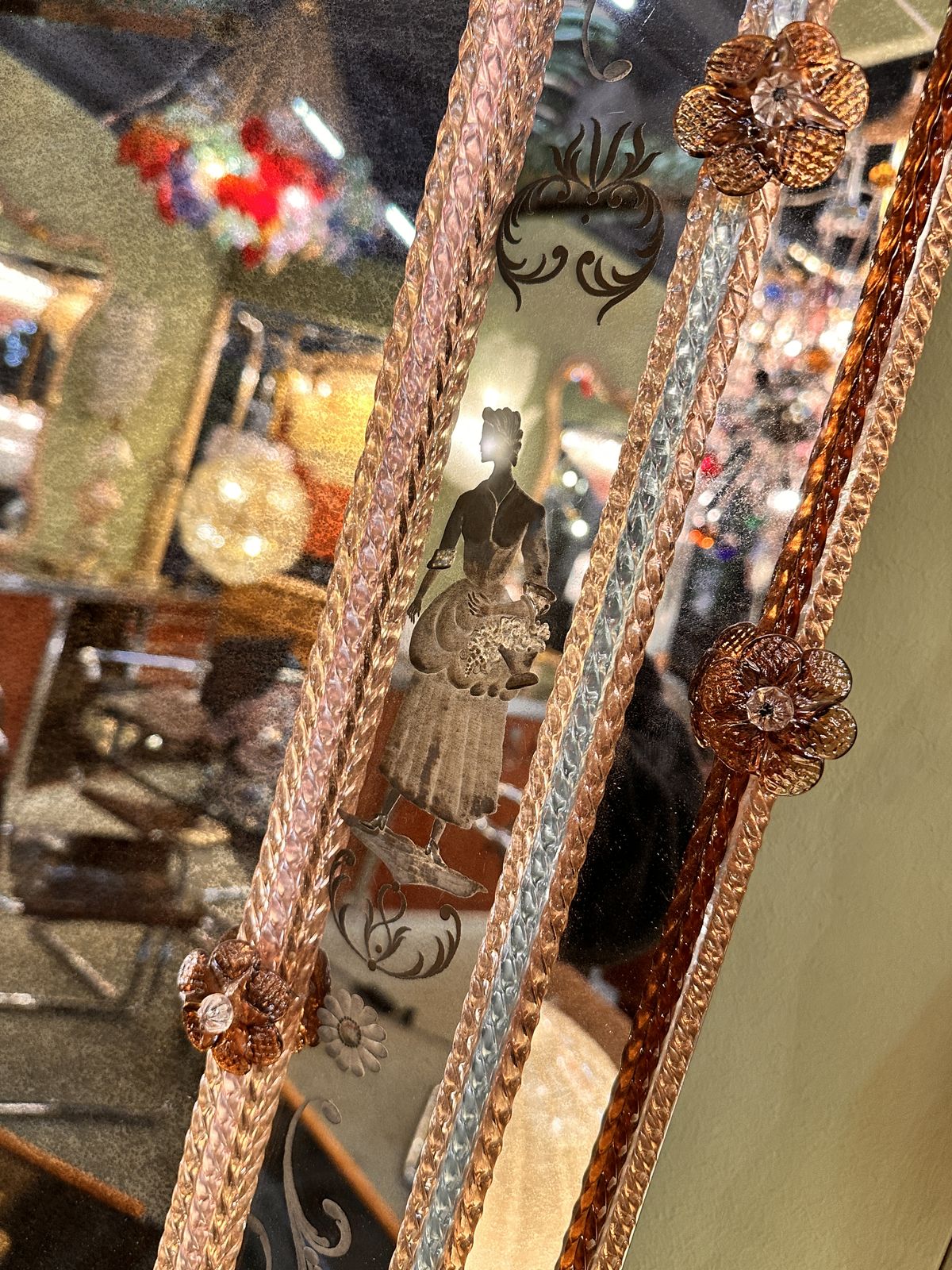 Home Decor Venetian Nobles Figures With Flowers Hand Carving Mirror Murano Glass photo