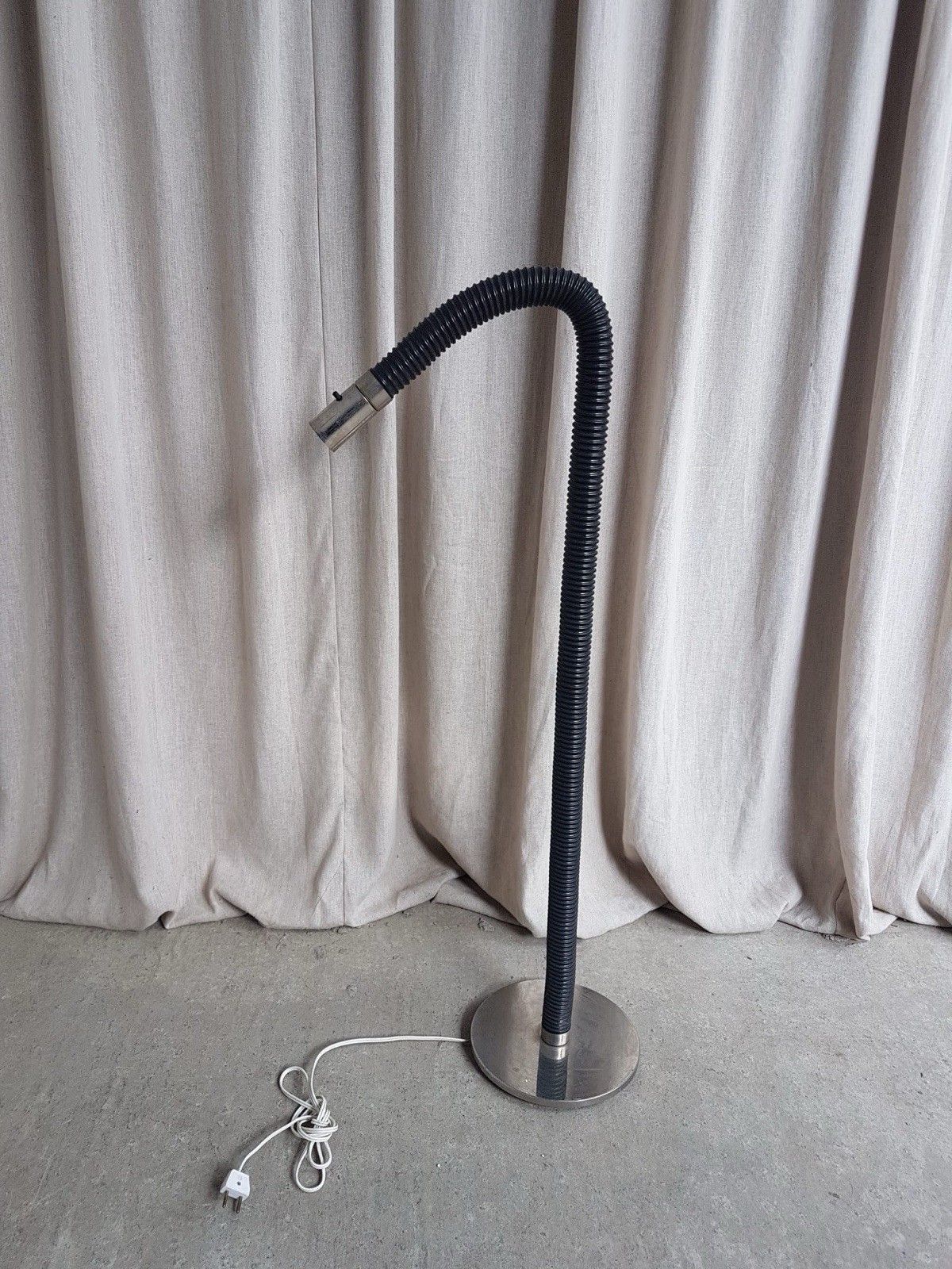 Vtg Mid Century Floor Danish Bendy Cobra Floor Lamp R934 photo for sale