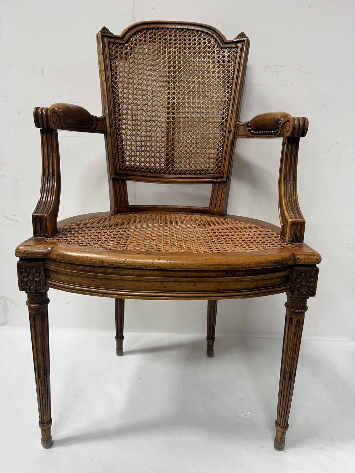 Louis XVI Style Office Chair In Stained Beech photo 422.025