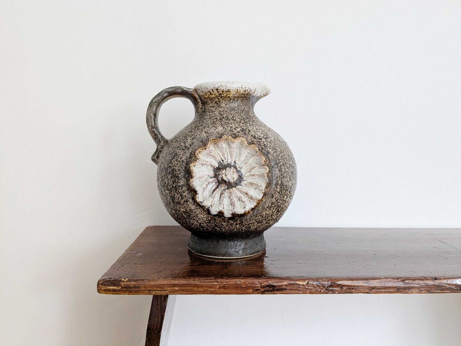 photo furniture Dümler & Breiden Vase, Vintage Handle Vase, Db 192 30