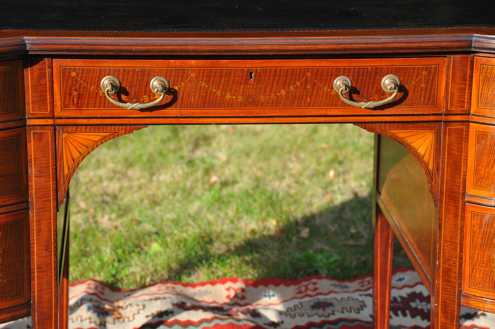 photo vintage Maple & Co Antique Seven Drawer Twin Pedestal Leather Lined Inlaid Writing Desk
