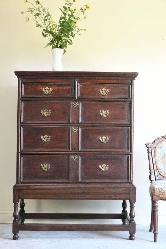 photo furniture 18th Century Style Oak Chest On Stand