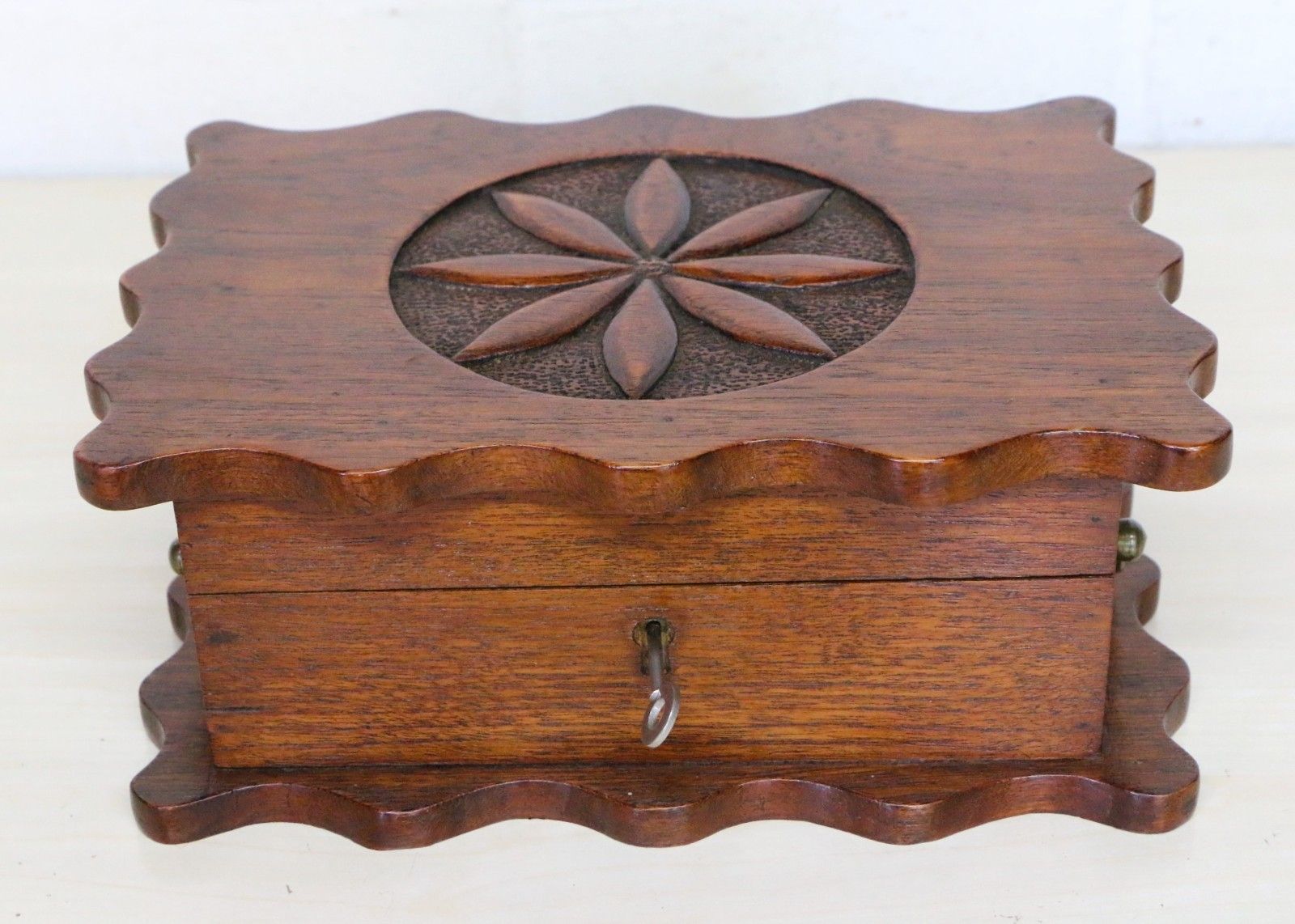 Antique Carved Box Mahogany Hinged + Lock Beautiful Design Arts & Crafts Period photo furniture
