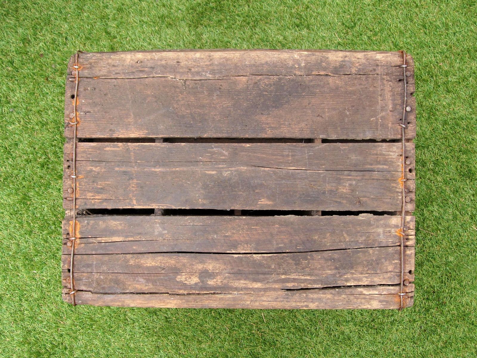 Vintage Wooden 12 Bottle Storage Crate, W Busfield, Guiseley photo vintage