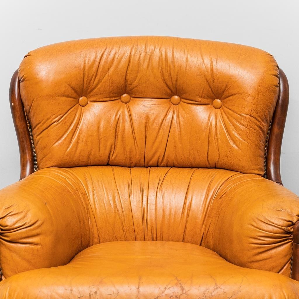 photo furniture Pair Of 1950s Vintage Modern Leather And Wood Armchairs