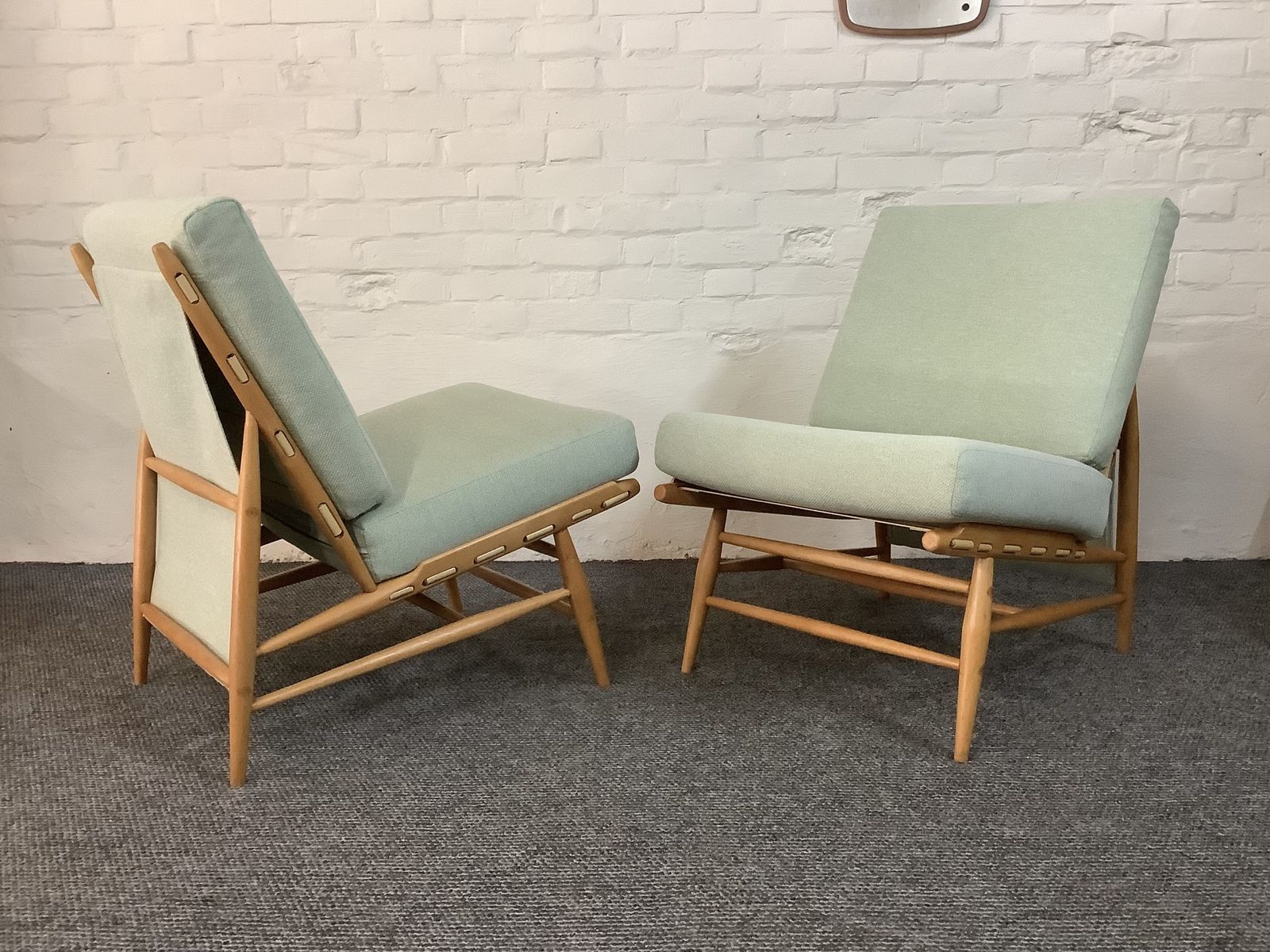 photo vinterior Pair Of Ercol 427 Easy Chairs. Produced 1959/70.