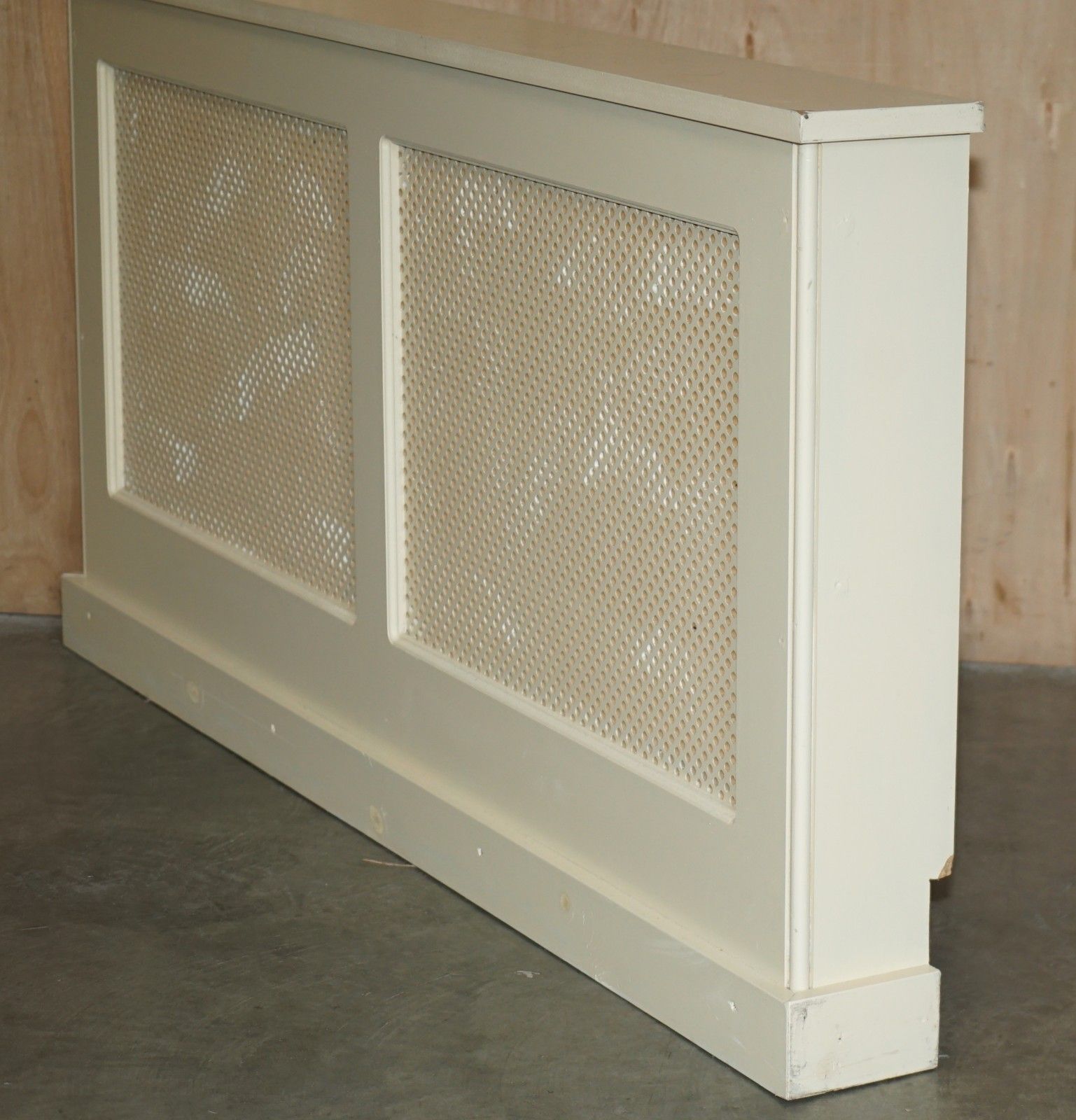 photo furniture Vintage White Painted Radiator Cover Double Sized Ready To Go